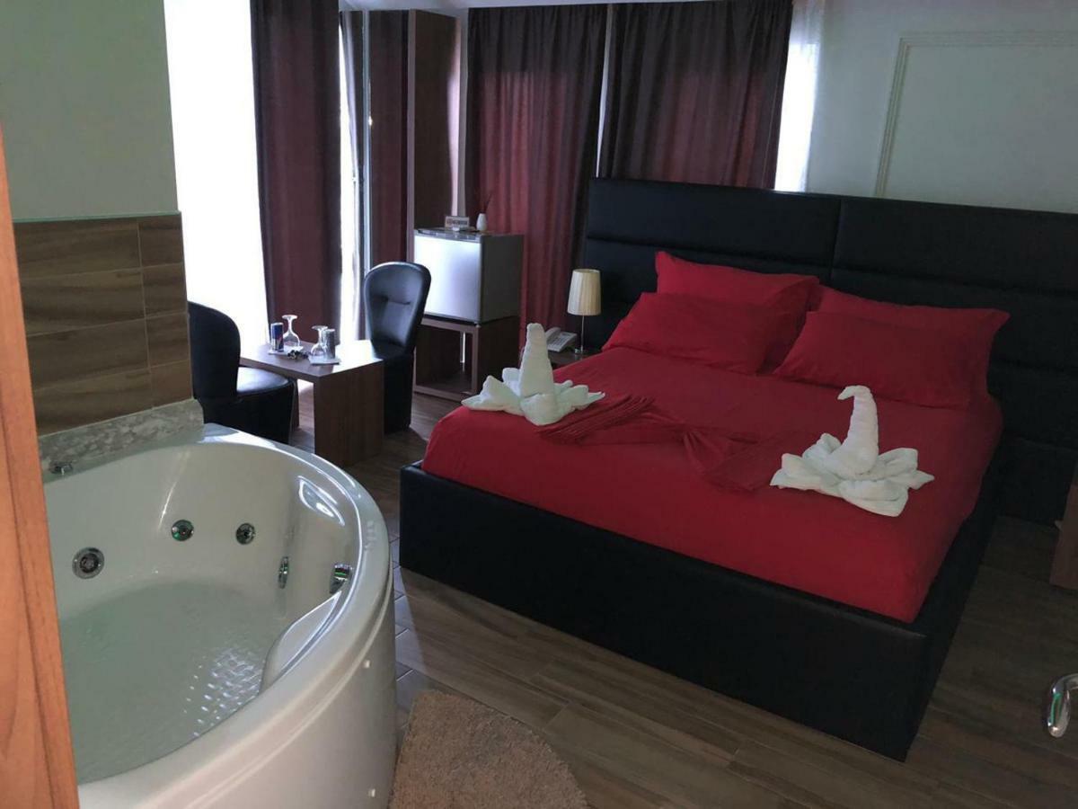 Hotel Golden Шкодер Екстер'єр фото